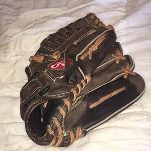 Softball glove